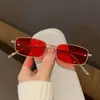 Novos Óculos de Sol da Moda Estilo Influenciador para Mulheres, Proteção Solar, Armação Quadrada de Metal, Valoriza o Rosto, Estiloso, Chique, Luxo Leve, Moderno