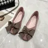Zapatos de trabajo, corte bajo, moño negro, otoño, suela suave, zapatos de conducir, punta cuadrada, zapatos de un solo color, para mujer, suela plana, versátil, muy dulces
