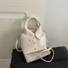 Bolso de Mano Pequeño de Alta Gama para Mujer 2026 Nuevo de Moda Versátil para el Trabajo Bolso de Hombro Lujo Ligero Elegante Bolso Cruzado