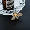 Broche de Pérola DIY Feminino de Alta Qualidade Acessível Luxo Nicho Alta Qualidade Abelha Borboleta Alfinete Corsage Roupas Terno Acessórios