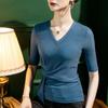 T-shirt de renda de verão V-neck Women's Slim-fit Half-sleeve Design Sense 2022 Early Autumn New Style Mid-sleeve Base Shirt