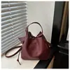 Comercio Exterior Transfronterizo Estilo Coreano Moda Bolso de Mujer 2026 Nuevo de Alta Calidad para Viajes Diarios Gran Capacidad Bolso de Mano Bolso de Hombro Bolso Cruzado Tipo Cubo
