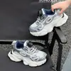 Tênis Esportivo Feminino 2025 Novo Verão Tênis Respirável de Malha Simples Masculino Tênis Pai Infantil Tênis de Corrida de Malha Masculino