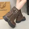 Botas Martin de Suela Gruesa para Chica Baja que Aumentan la Altura para Mujer 2026 Nuevo Estilo Dulce y Fresco Botas Tubulares para Dedo Gordo Botas Cortas hasta la Mitad de la Pantorrilla