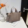 Bolsa Tote Simples de Grande Capacidade para o Dia a Dia de Mulheres 2026 Nova Coleção Primavera Leve de Luxo Alta Qualidade Estilosa Bolsa de Ombro/Sob o Braço