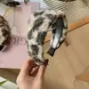 Outono e Inverno Estilo Ocidental Faixa de Cabelo de Pelúcia Estampada de Leopardo Feminina Larga para Exibição do Cabelo Pressão no Topo Craniano Alto Faixa de Cabelo Temperamento Acessório de Cabeça de Alta Qualidade