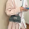 Bolso de Hombro Casual de Moda Estilo Francés Nuevo Verano 2026 Textura de Nicho Bolso de Mano Retro Francés Bolso Cruzado Simple