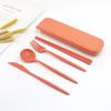 Nuevo Producto Recomendado Juego de Cuchillo, Tenedor, Cuchara y Palillos de Trigo Portugueses Caja de Almacenamiento para Viajes al Aire Libre Mesa de Trabajo Juego Conveniente