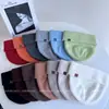 Modioso Gorro de Punto Versátil y Cálido con Etiqueta de Cuero para Mujer, Nuevo Gorro de Invierno a Prueba de Viento, Gorro de Lana Elegante de Color Sólido