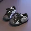 Zapatos de bebé Zapatos de lona Otoño Estrella Zapatos deportivos casuales Niños Niñas Nuevo Niños Suela suave Retro Zapatos de entrenamiento alemanes Antideslizantes