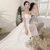 Fotografia de Viagem Estilo Francês Luz Vestido de Noiva 2026 Novo Modelo, Elegante e Emagrecimento, Vestido de Noite Simples de Cetim Branco, Vestido Longo