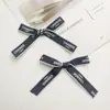 Accesorios de lazo de perlas con hilo de letras clásicas blancas y negras estilo coreano, pasador DIY, accesorios para ropa y bolsos