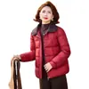 2026 Cardigan Leve Estiloso para Mãe Outono/Inverno Novo Estilo Chinês Casual Quente Gola Lapela Redutor de Idade Tamanho Plus Versátil Jaqueta de Algodão
