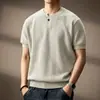 Camisa Polo Henley de Manga Curta Pesada Estilo Retro Americano de Alta Qualidade para Homens, Camiseta de Tricô Casual Slim-Fit Estilo Old Money