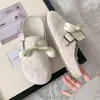 Sapatos Birkenstock de Outono Estilo Chanel para Mulheres 2025 Novos Tamancos Fechados Versáteis Mocassins Slip-On