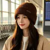 Nuevo gorro de punto suave y acogedor para otoño e invierno para hombres y mujeres, adecuado para cabezas grandes, hace que la cara parezca más pequeña, gorro engrosado para clima frío, gorro cálido de lana para exteriores, moderno