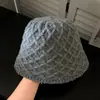 Sombrero tipo cubo de punto con patrón de rombos estilo japonés para mujer, adecuado para otoño e invierno, te mantiene abrigada, hace que tu cara se vea más pequeña y es perfecto para personas con cabezas más grandes.