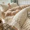 Juego suave de cuatro piezas de encaje francés de lujo ligero, funda nórdica de lunares con volantes clase A estilo ins fresca y elegante, sábana, sábana bajera, funda de almohada