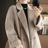 Elegante Abrigo de Lana Doble Faz para Mujer 2026, Longitud Media, Versátil, Nuevo Estilo Otoño, Color Sólido, Cinturón de Corbata, Corte Holgado