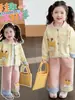 Conjunto de Dibujos Animados para Niña Primavera 2026 Nuevo Elegante y Moderno Super Lindo para Niños Conjunto de Primavera Informal de Dos Piezas para Bebé