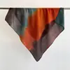Lenço Feminino 2026 Primavera Novo Estilo Coreano Bloco de Cores Retrô Grafite 90 Lenço Grande Versátil Lenço de Pescoço Lenço de Seda Xale Algodão Linho