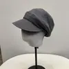 Gorra de algodón y lino transpirable con pliegues irregulares, nueva para primavera y verano, sombrero de ala suave con temperamento para mujer, sombrero de ala fina para protección solar