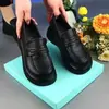 Mocasines versátiles de suela blanda para mujer, nuevo estilo británico de otoño 2026, zapatos de cuero slip-on, zapatos de plataforma antideslizantes de suela gruesa.