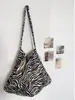 Bolso de Lona Estilo Mismo de Dongdaemun Estampado de Leopardo Floral Margarita Capítulo Ruonan Bolso de Hombro con Flores Estilo Mismo Bolsa de Compras
