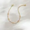 Simples Elegante Europeu e Americano, Luxo Acessível e Estilo Cool Colar de Aço Titânio com Letra para Mulheres, Moda de Alto Padrão e Versátil Corrente de Clavícula Empilhável