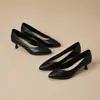 2026 Novo Estilo Sapato Feminino Profissional Salto Agulha Bico Fino Preto para Ir ao Trabalho e Entrevistas, Sapatilhas de Couro Macio, Sapatos de Trabalho de Couro Genuíno