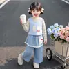 Conjunto de Ropa de Otoño para Niñas 2026 Nuevo Estilo Súper Lindo Estilo Coreano Ropa Infantil Bebé Pantalones Vaqueros de Primavera y Otoño Conjunto de Tres Piezas