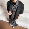 Camisa Masculina de Verão Falsa Duas Peças de Manga Curta, Estilo Old Money, Patchwork Xadrez, Camiseta com Gola de Lapela, Jaqueta de Manga Longa com Design Americano