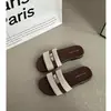 Sandalias Planas de Verano para Mujer Estilo Francés con Hebilla Retro para Uso en Exteriores, Sandalias Deslizantes Versátiles de Suela Suave