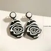 Brincos de acrílico com estampa de bolinhas em espiral preto e branco em formato de espiga de trigo, brincos da moda de nicho de alta qualidade, vários estilos disponíveis, direto do fabricante