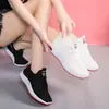 Zapatillas blancas de verano para mujer, zapatillas deportivas de malla, zapatos para mujer, zapatos de enfermera, zapatos de malla de verano para el hogar para mujer, huecos y transpirables