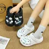 2025 Lindo Cuadros Azules Manzana Gato Kt Serie Azul Versátil Resina Accesorios DIY Encantos Lindos para Zapatos Crocs