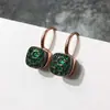[10] Argola de Orelha Colorida com Pedra e Design Hexagonal Diamante Estilo Retrô Francês Luxuoso Brinco de Tarraxa Simples Moda OL Vento Frio INS