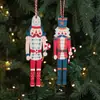 Nuevos Adornos Colgantes de Madera de Soldado de Nuez Coloridos de Dibujos Animados Creativos de Navidad Decoraciones Festivas para el Árbol de Navidad