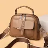 Bolsas femininas de marcas internacionais são estilosas, versáteis e têm um toque de luxo.. Eles apresentam praticidade multicamadas e design exclusivo, tornando-os adequados como bolsas tiracolo para mulheres.