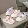 Zapatillas infantiles, zapatillas deportivas para niñas, nuevos zapatos casuales de dibujos animados versión coreana para primavera y otoño, zapatillas de correr ligeras antideslizantes para niñas