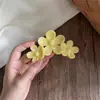 Estilo Coreano Amarelo Versátil Grande Estrela Flor Plumeria Presilha de Cabelo Estilo Férias Simples Flor Presilha Tubarão Verão
