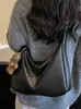 Yue Zi 2026 Otoño/Invierno Nuevo Versátil Gran Capacidad para Viajar Simple Bolso de Hombro Único Bolso Tote de Moda Tendencia Bolso Cruzado