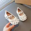 Sapatos de Couro Redondos Estilosos Retrô para Meninas com Laços 2026 Novidades de Outono Sapatilhas Fofas Infantis com Bolinhas Baixas
