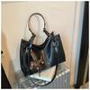 Bolso Grande de Alta Gama Retro Transfronterizo 2026 Nuevo Bolso para Mujer Otoño e Invierno Versátil Bolso Cruzado Bolso de Hombro Tote