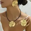 Collar de Concha Dorada Serie Transfronteriza Europea y Americana Personalizado Exagerado de Moda con un Toque de Lujo, Set de Joyería para Mujer