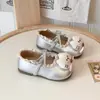 Zapatos de Cuero para Niñas Primavera y Otoño 2026 Nuevos Zapatos de Princesa para Niños Zapatos Planos de Abuela para Niñas Pequeñas Plata Suela Suave Zapatos para Bebés
