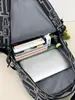 Mochila con Graffiti de Letras en Tono Gris, Estilo Urbano, Soleada y Elegante, para Estudiantes de Secundaria y Preparatoria, Resistente y Duradera, Mochila con Múltiples Compartimentos
