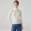 Suéter feminino de cashmere de alta qualidade pronto para usar com gola alta empilhada, macio e quente, gola alta, caimento justo, base de lã tricotada