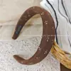 Diadema retro de alta calidad con dientes para otoño e invierno para mujer, diseñada para realzar la apariencia de la coronilla, nuevo estilo 2026, antideslizante, accesorio para el cabello versátil