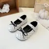 Zapatos Mary Jane de Lunares para Mujer 2026 Nuevos de Primavera Planos con Lazo y Correa Única para Falda Zapatos Pequeños de Cuero Zapatos de Cuero para Niños